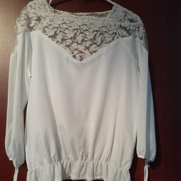 Lot of 3 Blouses - Picture 2 of 6